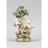 Amorettengruppe, Meissen, Marke 1850-1924, 1. W., Amoretten am Schleifstein, Modellnr. E26,