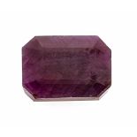 Rubin 16,23 ct, opak, Smaragdschliff, Maße 15,87 x 11,87 x 7,08 mmRuby 16,23 ct, opaque, emerald