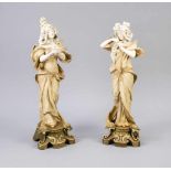 Paar Jugendstil-Figuren, Ernst Wahliss, Turn bei Teplitz, um 1900, Mädchenfigur, dieBlumen in ihr