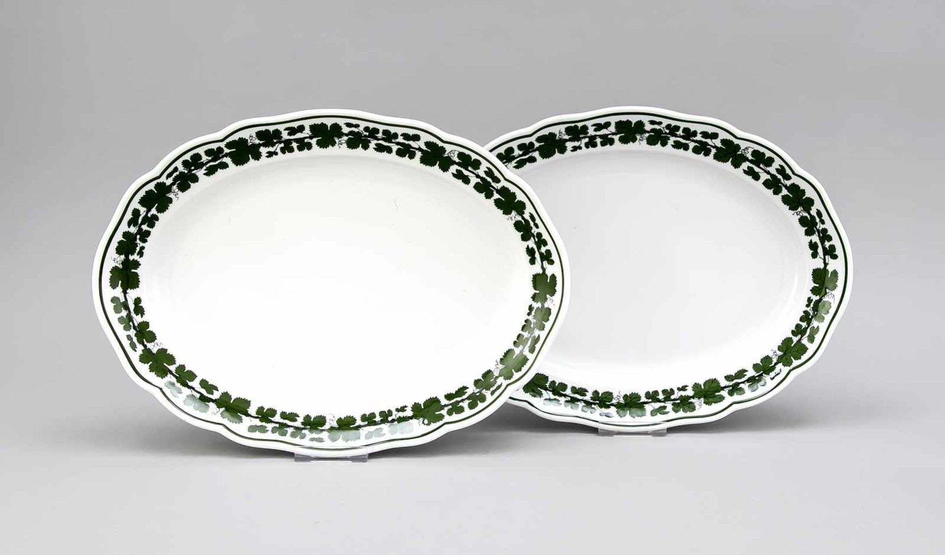 Paar ovale Platten, Meissen, Marke 1972-1980, 1. W., Form Neuer Ausschnitt, Dekor Weinlaubin
