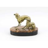 Pierre Jules Mêne (1810-1879), nach, zwei Windhunde mit Ball, Bronze auf ovaler,zweifarbiger