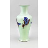 Baluster-Vase mit Fisch-Dekor, China, 19. Jh.? oder früher?, dargestellt sind insgesamt