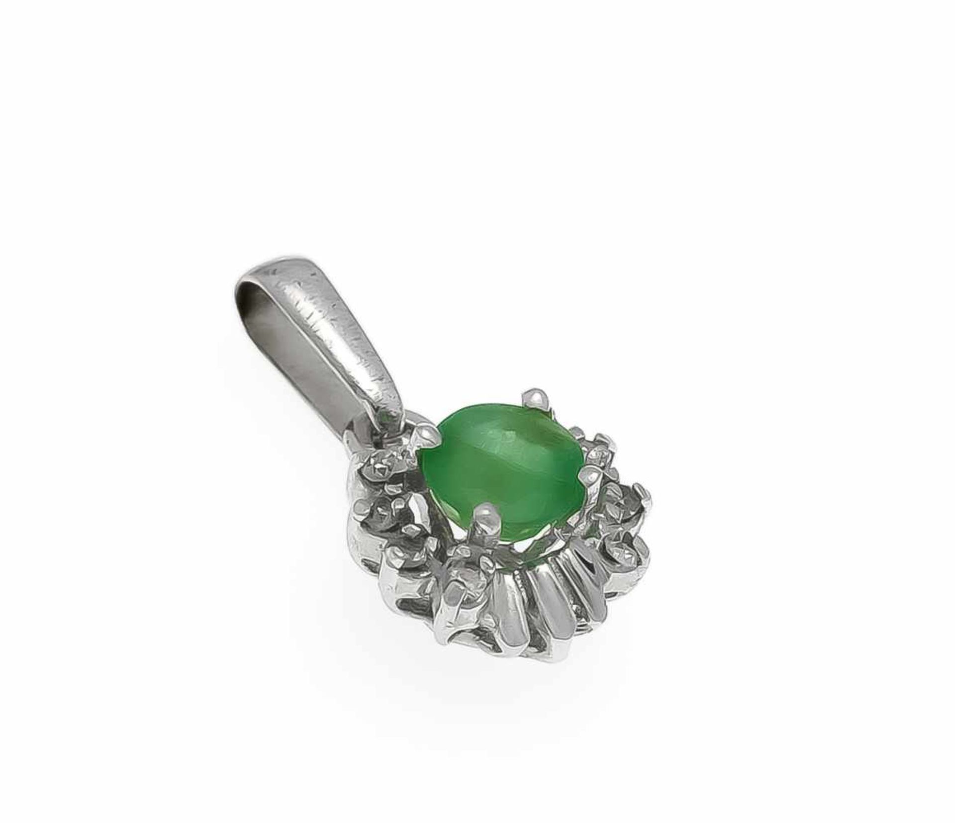 Smaragd-Anhänger WG 333/000 mit einem rund fac. Smaragd 5 mm und 8 Diamanten, zus. 0,08 ctl.get.W/