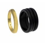 Ring-Set GG 750/000 Goldring 6,0 g und 3 Onyx-Ringe 2,3 g, D. 3 und 2,8 mm, RG 57 - 53Ring set GG