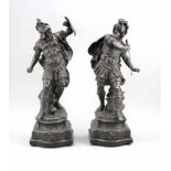 Anonymer Bildhauer des 19. Jh., Paar große Kriegerfiguren, vollplastische Skulpturenzweier behelmter