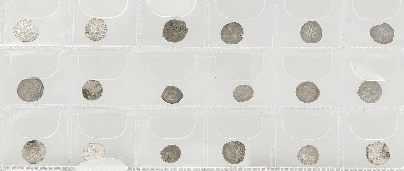 18 Münzen der sog. Goldene Horde, islamisch-Mongolisch, 13./14. Jh. n. Ch., inMünz-Klarsichtschuber,
