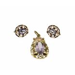 Amethyst-Set GG 585/000 mit 3 oval fac. Amethysten 15 x 9 - 8 x 6 mm, Anhänger L. 35 mm,Ohrringe