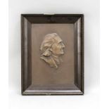 Bronzerelief mit Profilbildnis des Komponisten Franz Liszt, 1. H. 20. Jh., patinierteBronze,