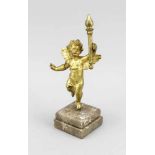 Bildhauer des 19. Jh., kleiner Putto mit Fackel, feuervergoldete Bronze auf Marmorsockel,ber.,