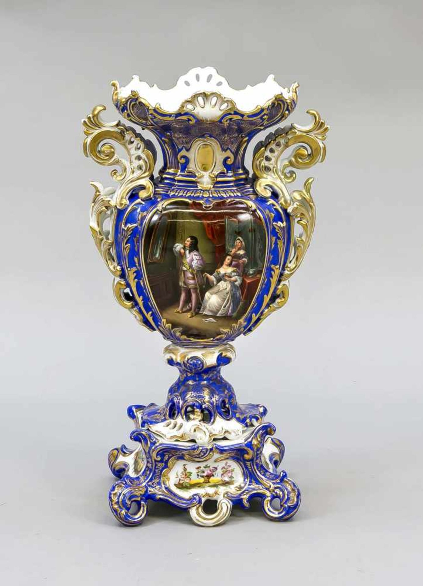 Historismus-Vase, Frankreich, in der Art von Jacob Petit, 19. Jh., üppige Form, polychromeMalerei,