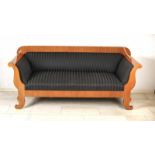 Sofa im Biedermeier-Stil, Kirsche funiert/massiv, 20. Jh., schwarzem Streifenbezug, 90 x70 x 200 cm.