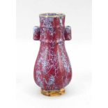 Oktogonale Vase vom Typ Hu, China, wohl 20. Jh., Keramikkorpus mit dickerMarmor-Effekt-Glasur, die