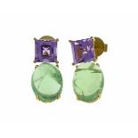 Amethyst-Fluorit-Ohrschmuck GG 750/000 mit je einem ovalen Fluoritcabochons 13 x 10 mm,zus. 13,46 ct