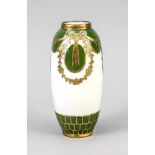 Vase, um 1900, ovoide Form, weiß, tlw. grüner Fond, umlaufende Metallmontage, H. 18 cm