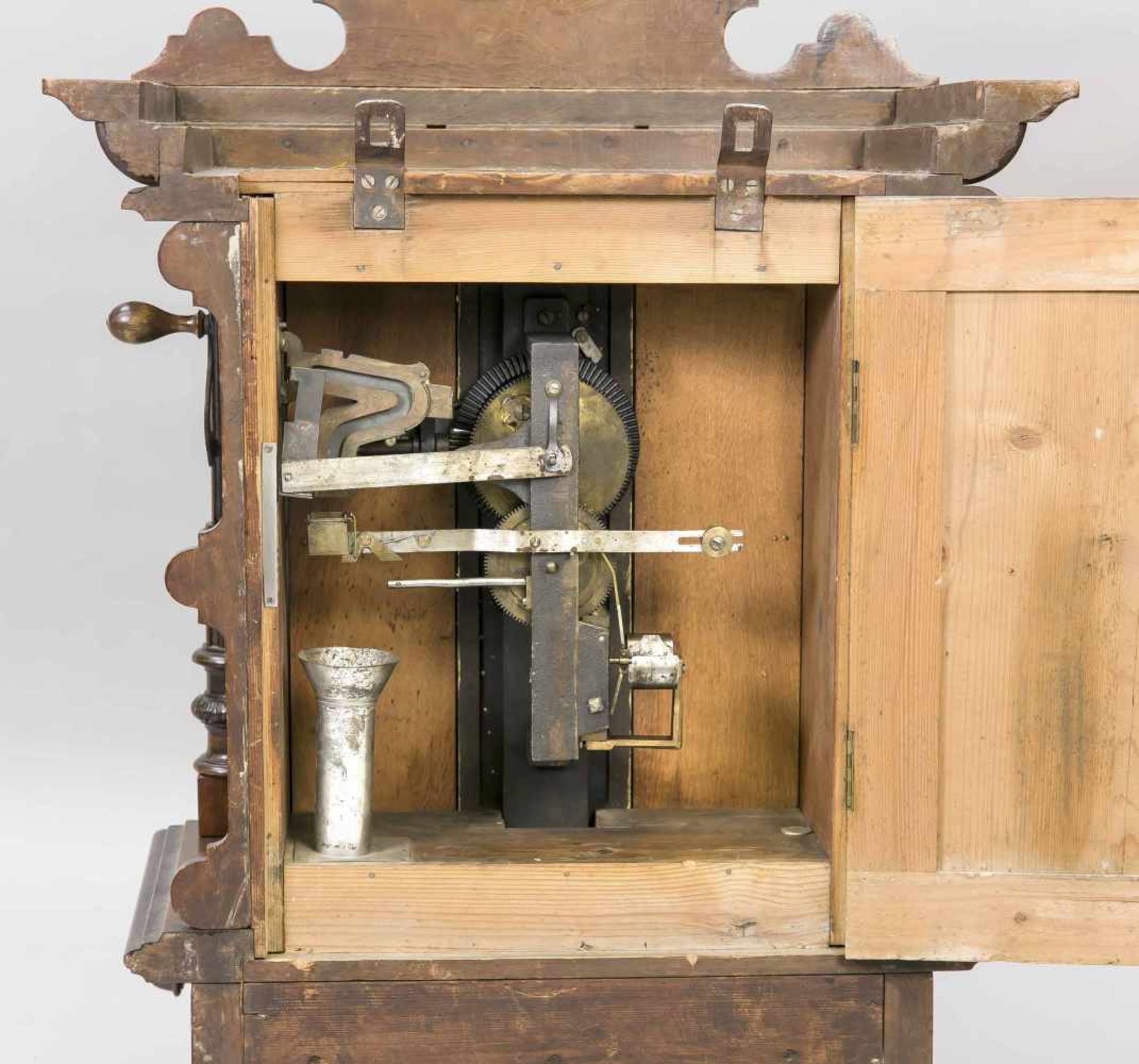 Gründerzeitliches Symphonion Lochplattenspielautomat mit Münzschlitz (10 Pfg./5 hist.Münzen liegen - Image 3 of 3