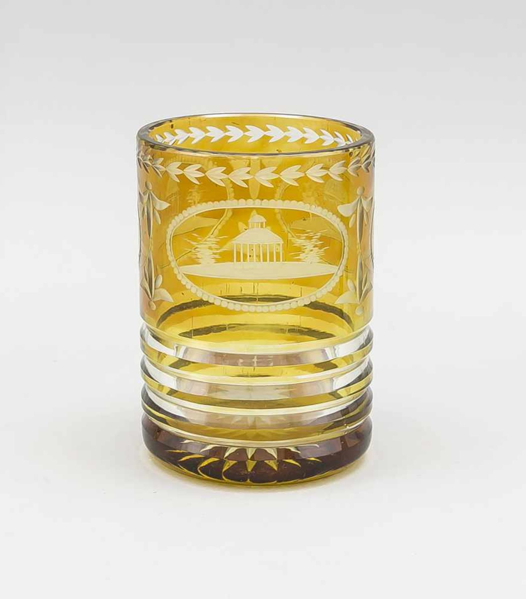 Großes Becherglas, Böhmen, 20. Jh, klares, farbloses Glas, überwiegend bernsteinfarbenüberfangen,