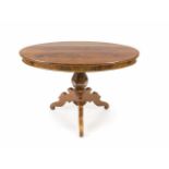 Ovaler Tisch, Spätbiedermeier um 1840, Mahagoni massiv/furniert, hexagonale Balustersäuleauf 3