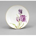 Teller, Meissen, um 2009, 1. W., runder Teller, gemuldet, polychrom bemalt mit Tulpen,Meisterstück