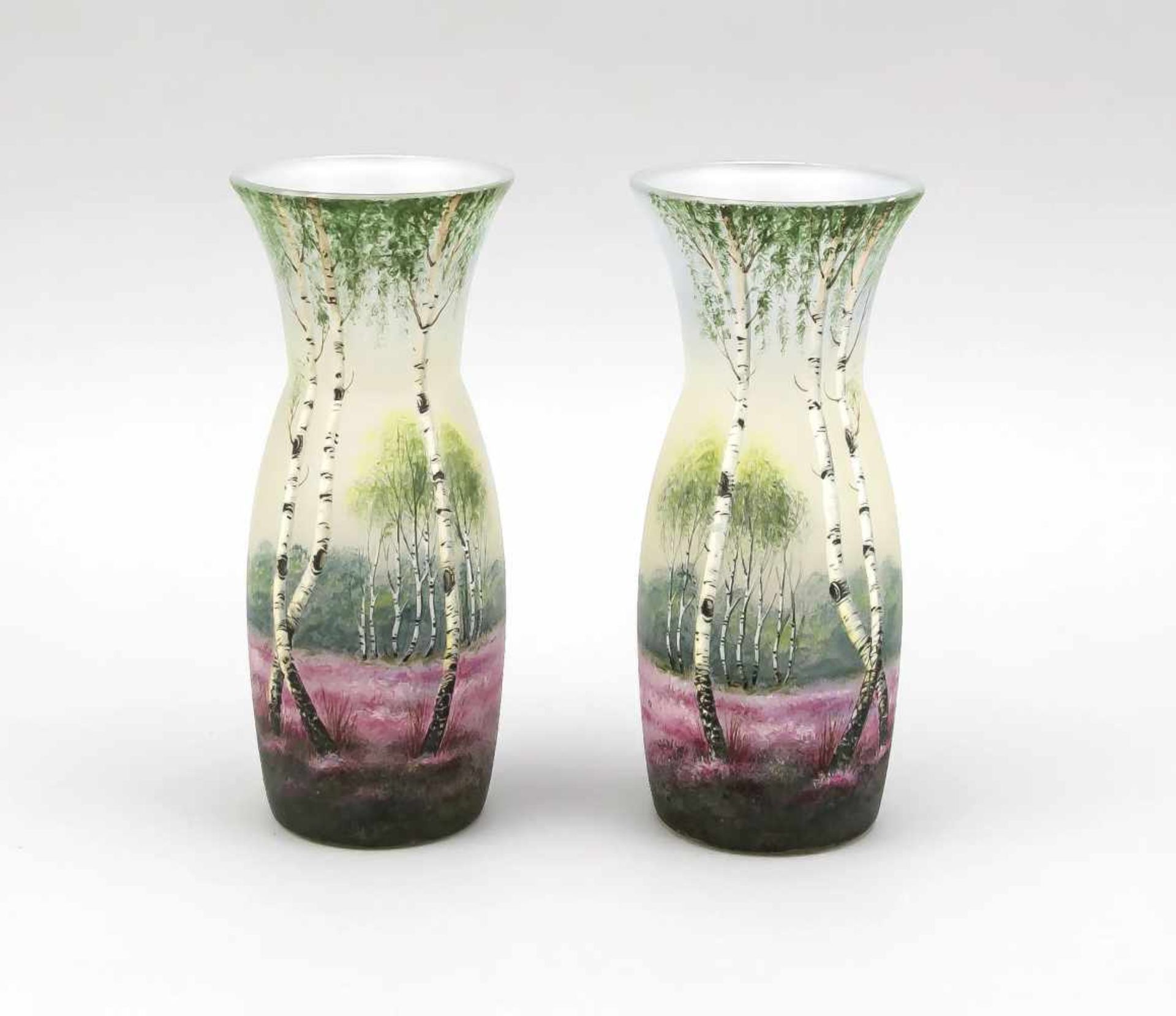 Paar Vasen, 20. Jh., runder Stand geschweifter Korpus, klares Glas mit