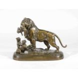 Paul-Edouard Delabrierre (1829-1912), frz. Tierbildhauer, große Figurengruppe eines Löwen,der seinen