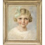 Unidentifizierter Portraitist um 1900, Bildnis eines jungen Mädchens mit Schleife im Haar,