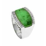 Edelstein-Brillant-Ring WG 750/000 mit einem grünen Edelstein-Cabochon 17,8 x 10,5 mm und20