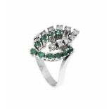 Smaragd-Brillant-Ring WG 585/000 mit 10 rund fac. Smaragden 2 mm und 10 Diamanten, zus.0,20 ct l.
