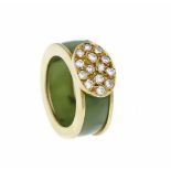 Jade-Brillant-Ring GG 585/000 mit einer Ringschiene aus grüner Jade, B. 6 mm und 14Brillanten,
