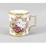 Becher, Meissen, Marke nach 1934, 2. W., Zylindertasse Modellnr. 55810, feine polychromeMalerei