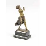 Anonymer Bildhauer um 1920, Tänzerin mit wehendem Rock, patinierte Bronze auf Marmorsockel(best.),