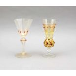Zwei Pokalgläser, Italien, wohl 1. Hälfte 20. Jh., klares, tlw. gelblich geätztes Glas