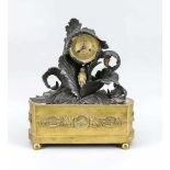 Franz. feuervergoldete Empirependule, 1. H. 19. Jh., Werk mit Hemon Paris bezeichnet,Uhrentrommel
