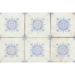 30 Art Déco Fliesen, 1. V. 20. Jh., hellblaue Druckdekore, leicht best. & ber., 15 x 15 cm- - -22.69