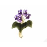 Blüten-Brosche GG 585/000 aus 3 fein geschnitzen Grünachat-Blättern, 5 Amethyst-Blüten (1l. best)