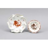 Zwei Ascher, Meissen, 2. H. 20. Jh., 2. W., runder Ascher mit Ming-Drache in Braun, Ø 12cm,