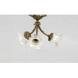 Deckenlampe, Ende 19. Jh., bronzierter Metallguss, 3-flg. Ornamentierter und