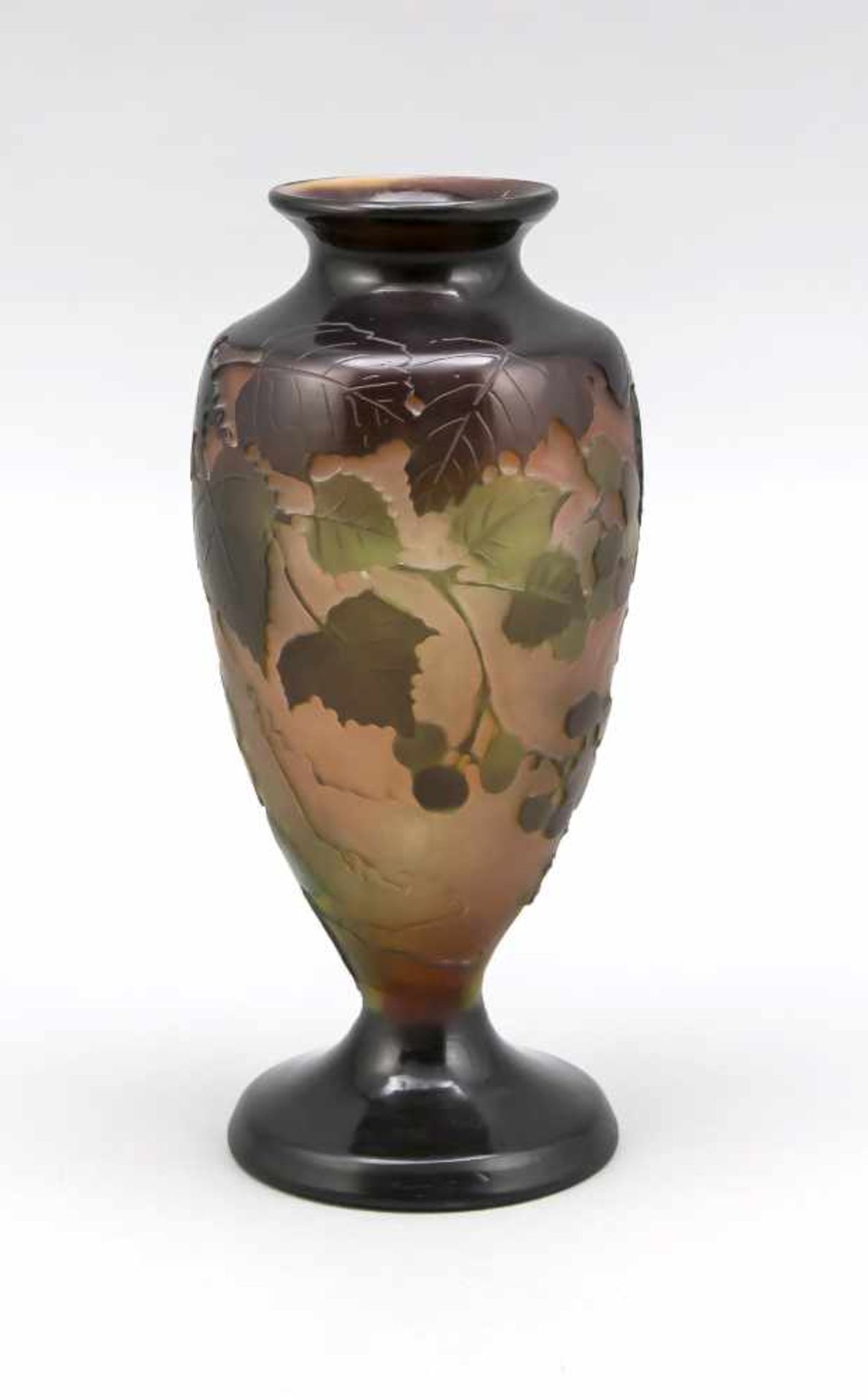 Vase, Gallé, runder Stand, Korpus mit sich erweiternder Wandung, klares, mattiertes Glasmit
