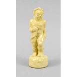 Stehender Engel, 20. Jh., Steingut, gelb glasiert, u. mon. SG, Expressive Keramikfigureines Engels