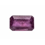 Rubin 5,89 ct, Smaragdschliff, Maße 12,5 x 7,9 x 5,9 mmRuby 5.89 ct, emerald cut, dimensions 12.5