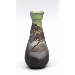 Vase, Gallé, runder Stand, Korpus mit sich verjüngenden Wandung, klares und grünlichesGlas, tlw.