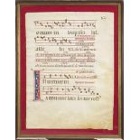 Antiphonarblatt mit Initiale I, wohl 16. Jh., Noten und Text dreifarbig auf Pergament,hinter Glas