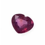 Rubin-Herz 4,75 ct, fac., Maße 11,2 x 9,3 x 5,4 mmRuby heart 4.75 ct, fac., Dimensions 11.2 x 9.3