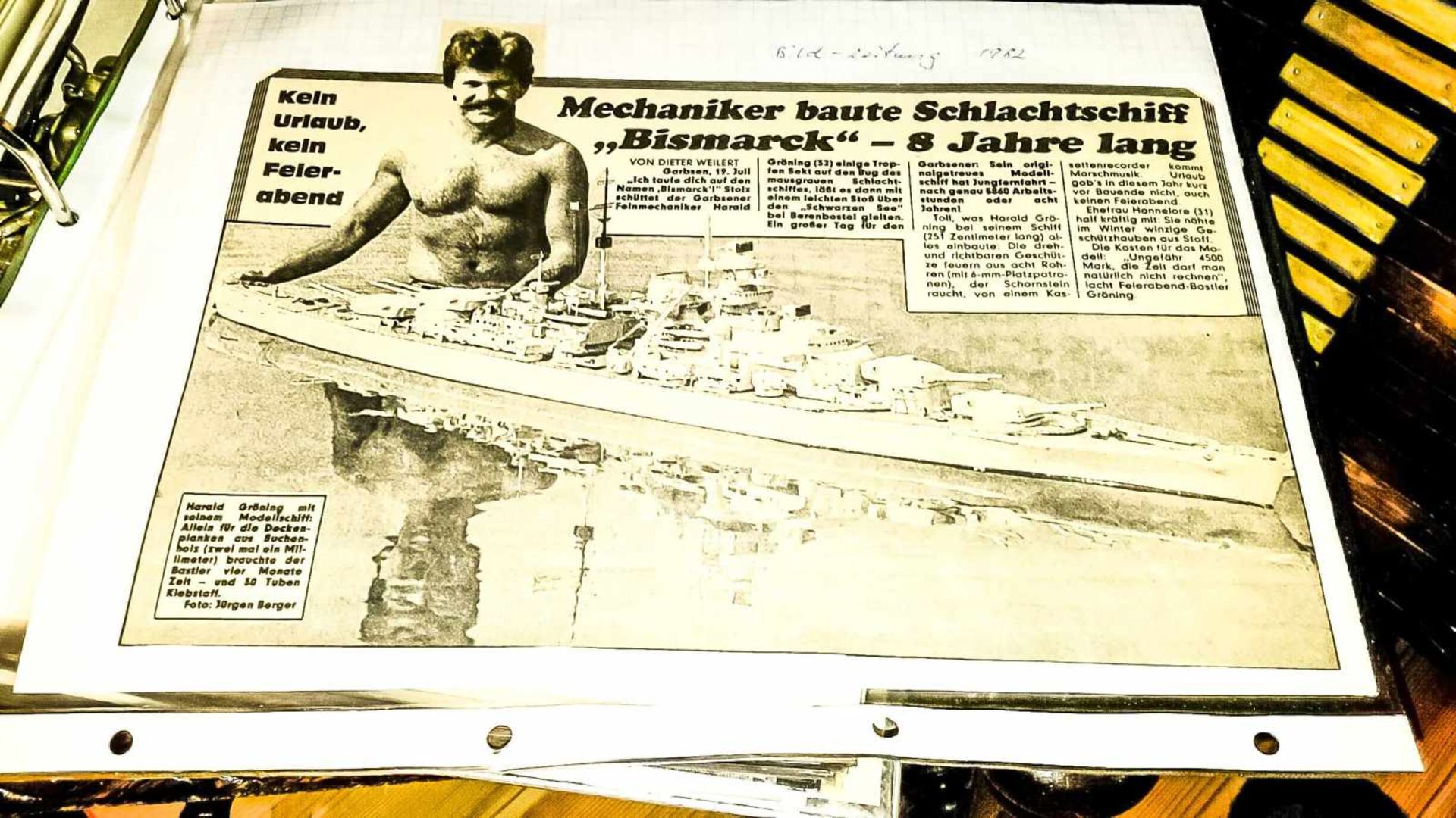 Riesiges Modell des Schlachtschiffs der deutschen Kriegsmarine BISMARCK, Maßstab 1:100. Inden 1980er - Image 3 of 11