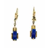 Lapislazuli-Ohrringe GG 585/000 mit 2 rechteckigen Lapislazuli-Cabochons 12 x 4 mm, L. 44mm, 3,2