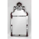 Venezianischer Spiegel, Ende 19. Jh., Glas auf Holzplatte. Bleigefasstes Glas mitOrnament-