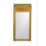 Spiegel im Empire-Stil, um 1900. Holz, goldstaffiert, und facettiertes Glas, leichteGebrauchsspuren,