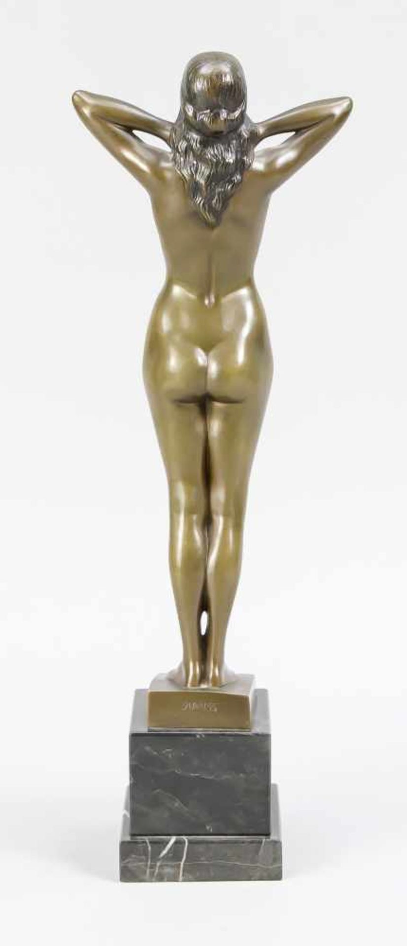 Stauss, Bildhauer um 1910, Jugendstil-Statuette einer nackten Frau, die sich das Haar inden Nacken - Bild 2 aus 2