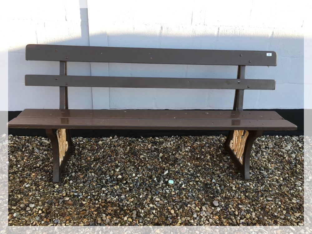 GWR PLATFORM SEAT, CAST IRON ENDS, CIRCA - Image 2 of 5