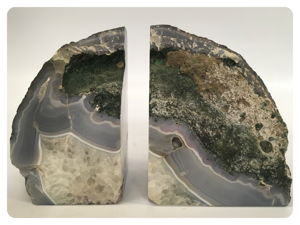 A PAIR OF ONYX CRYSTAL NATURAL BOOKENDS - Image 3 of 3