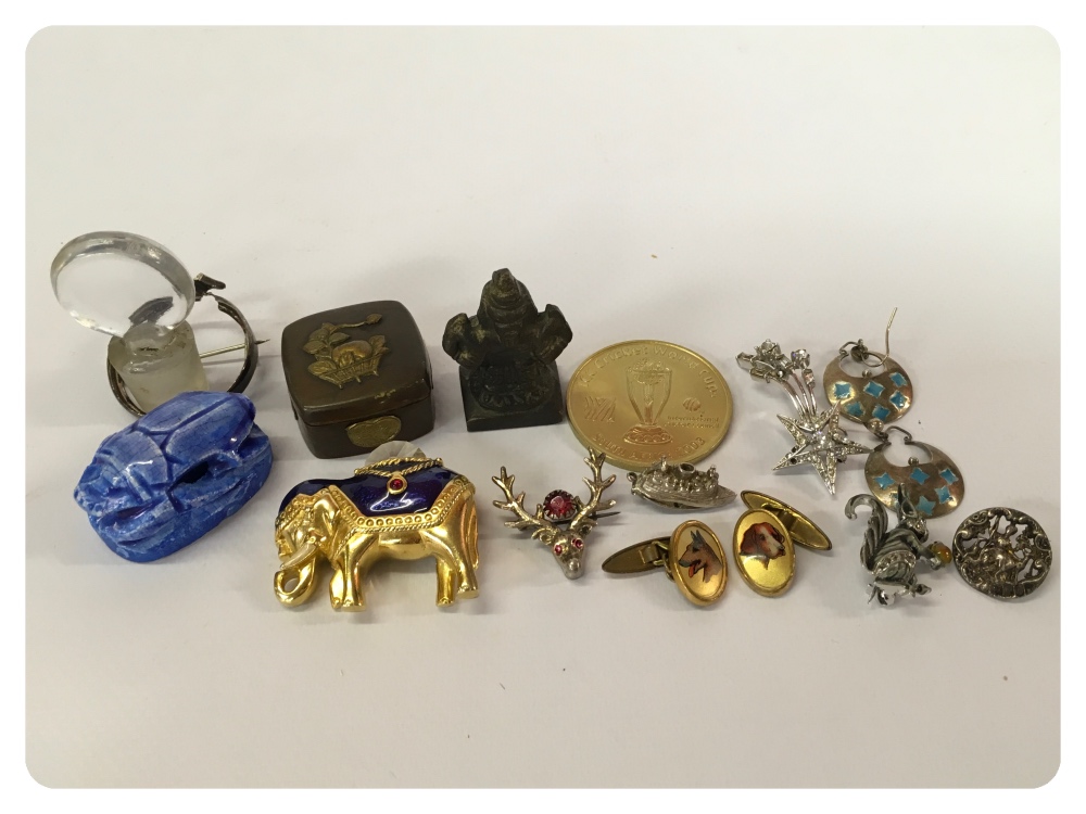 BOX OF MINIATURE COLLECTABLES, INCLUDING